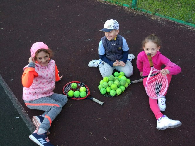 Обучение маленьких детей в Зеленограде в центре обучения теннису Slice